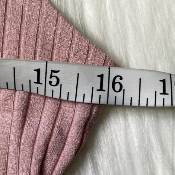 NWOT Candie's pink turtle neck tank top
size Large new without tags - Picture 3 of 5